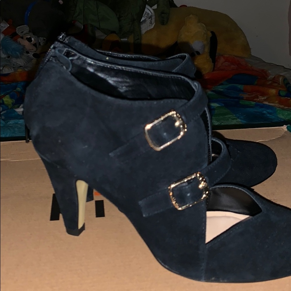 Zipper back heels